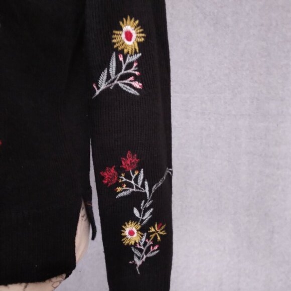 Wyld Hart | Black Embroidered Sweater Mock Turtleneck Pull On | Size M - Picture 4 of 9